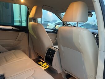 Volkswagen Touareg 2012 - 17