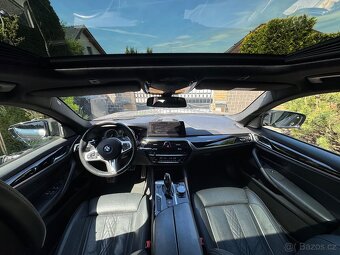 BMW M550i Individual, masáže, Webasto, Head-up, Soft close - 17