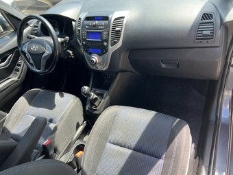 HYUNDAI iX20 1.4i 66 KW 1.MAJITEL PARK.S.VYHŘ.SEDADLA+VOLANT - 17