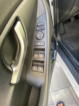 Hyundai i30 kombi - 17