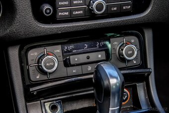 Volkswagen Touareg II 3.0 V6 Premium 4XMOTION /SPLATKY - 17