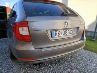 ORIGINAL ZNAK SKODA - ROVNY pro SKODA SUPERB - 17