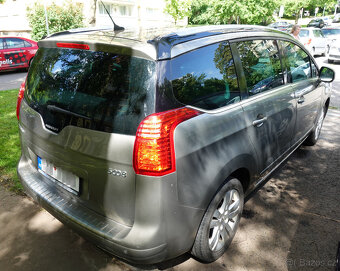 Na prodej: Peugeot 5008 – 2012 – auto pro rodinu - 17