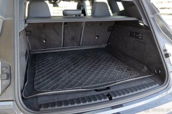 BMW iX xDrive40, Masáž, H&K, Tažné, DPH - 17