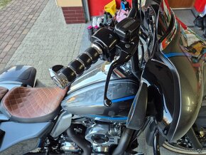Harley Davidson Street Glide Road Glide Bagger - 17