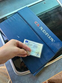 Karavan ADRIA Unica 462 DB, rok 2000, oddělená sprcha - 17