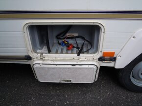 Obytný přívěs Bailey Senator 9000  r.v.1995 - 17