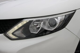Nissan Qashqai 1.5dCi LED + P.SENZORY + PR.SERVIS - 17