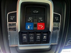 Ram 1500 5,7 HEMI, r. 2021,ODPOČET DPH, EL. PRAHY, PANORAMA - 17