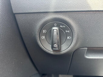 Škoda Karoq Clever 2.0 TDi DSG 4x4 -navi,LED,šíbr,temp,150PS - 17