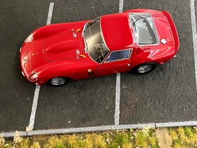 1:18 Ferrari 250 GTO - Red - Kyosho - 17