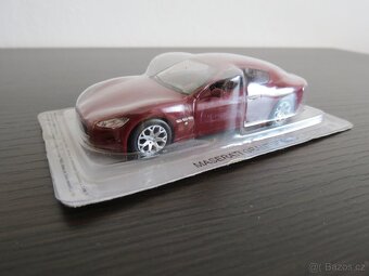 Autíčka modely Škoda, Tatra, Aston Martin, Maserati 1:43. - 17