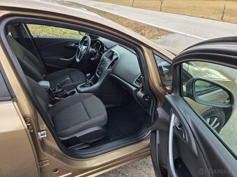 Opel Astra HATCHBACK - 2.ONAFTA - KUP ČR - 174tis - 17