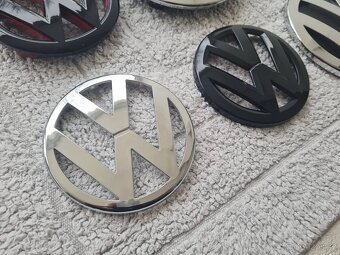 Farebné a chrómové znaky / emblémy / logo na VOLKSWAGEN - 17