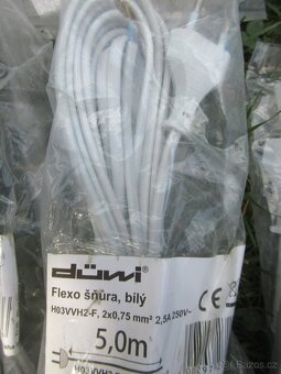 Propojovací kabely a konektory cinch a scart + síťové šňůry. - 17