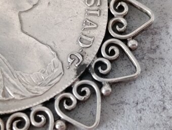 Velká stříbrná mince - tolar Marie Terezie v rámečku, PUNC - 17