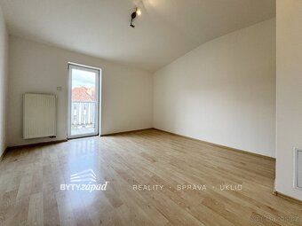 Prodej prostorného mezonetového bytu 4+kk o výměře 118 m2 - 17