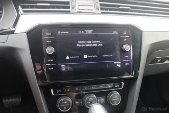 VW Passat Kombi 2.0TDi 140kW DSG Elegance 02/2020+LED+Kamera - 17