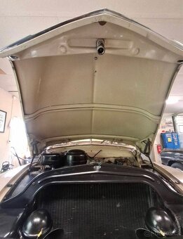 1950 Mercury Eight Sport Sedan - 17