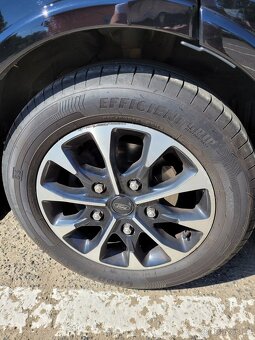 Ford custom sport - 17