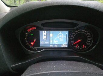 Ford Mondeo Ghia - 17