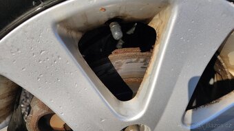 Peugeot iOn 2012 - 17