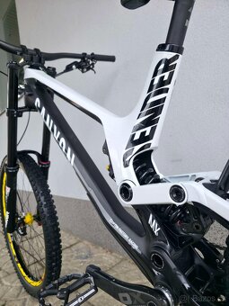 Downhill kolo Canyon Sender CF 9.0 Team Carbon 2018 27.5" - 17