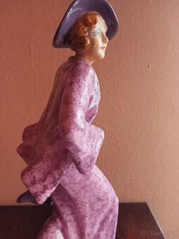 Dáma ve větru. Krásné ART-DECO z.n. ROYAL DUX 30 cm Top stav - 17