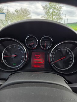 Opel Astra spots tourer 16v benzín - 17