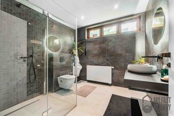 Prodej velkorysého domu 6+kk, wellness, 2x garáž, Tanvald -  - 17