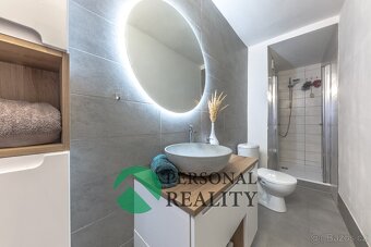 Prodej multifunkční dům 361 m2, pozemek 1276 m2 - Kostelec n - 17