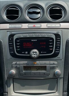 Ford S-Max 2,0 107 kW Top Stav - 17