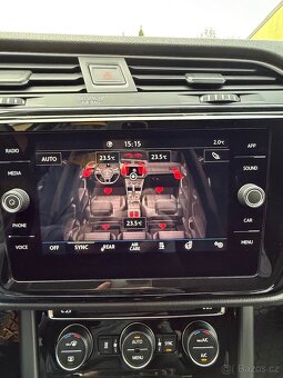 VW TOURAN 2,0TDi 110kW HIGHLINE DSG ACC NEZÁVISLÉ TOPENÍ - 17