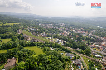Prodej pozemku k bydlení, 991 m², Hrob, ul. Husova - 17