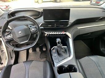 Prodám Peugeot 3008  1.2 benzin Pure Tech 96 kw - 17