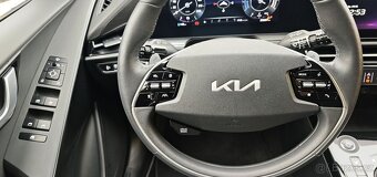 Kia e-niro 64,8 khw 150 Kw model 2023 původ ČR +DPH - 17