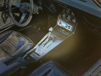 1977 Chevrolet Corvette C3 5.7 V8 - 17
