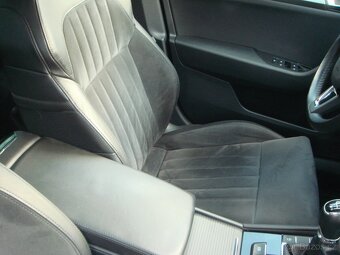 Škoda Superb 2.0tdi 110kw Elegance 2015 142tkm manual - 17