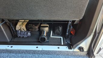 FORD TRANSIT CUSTOM - OBYTNÁ DODÁVKA CAMPER - 17