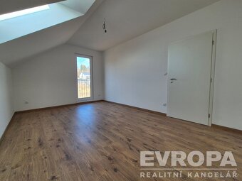 Novostavba rodinného domu 5+kk, pozemek 803m2, 15minut od ok - 17
