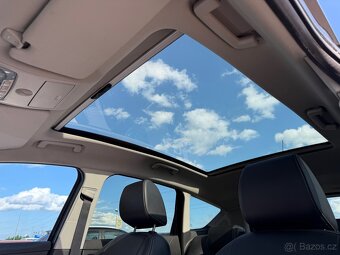 Ford Kuga 2,0 TDCI AT 4x4 TITANITUM PANORAMA - 17