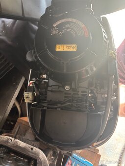 Nafukovací člun + Motor - 17