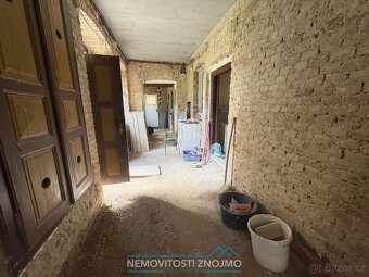 Rodinný dům s velkou zahradou a potenciálem rekonstrukce | L - 17