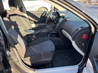 Kia Cee´d, 1,6 CRDi 84kW, 1. MAJITEL - 17