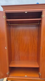 Psací, konferenční, noční, toaletní stůl a další - 17
