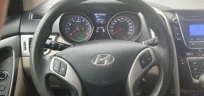 Hyunda i30 Trikolor 1,6i + LPG , koupeno v ČR 2.Majitel - 17