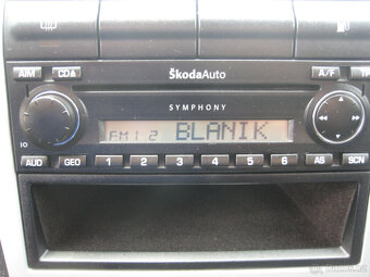 ŠKODA OCTAVIA TOUR COMBI 1.6 MPi 75 KW - 17