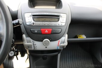 Toyota Aygo, 1,0i 48KW, STK, r.v. 2006, ČR - 17
