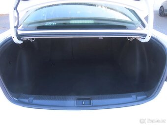 Renault Fluence 2012 1.6 16V 147442km ABS - 17