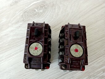 Elektroinstalační materiál - 17